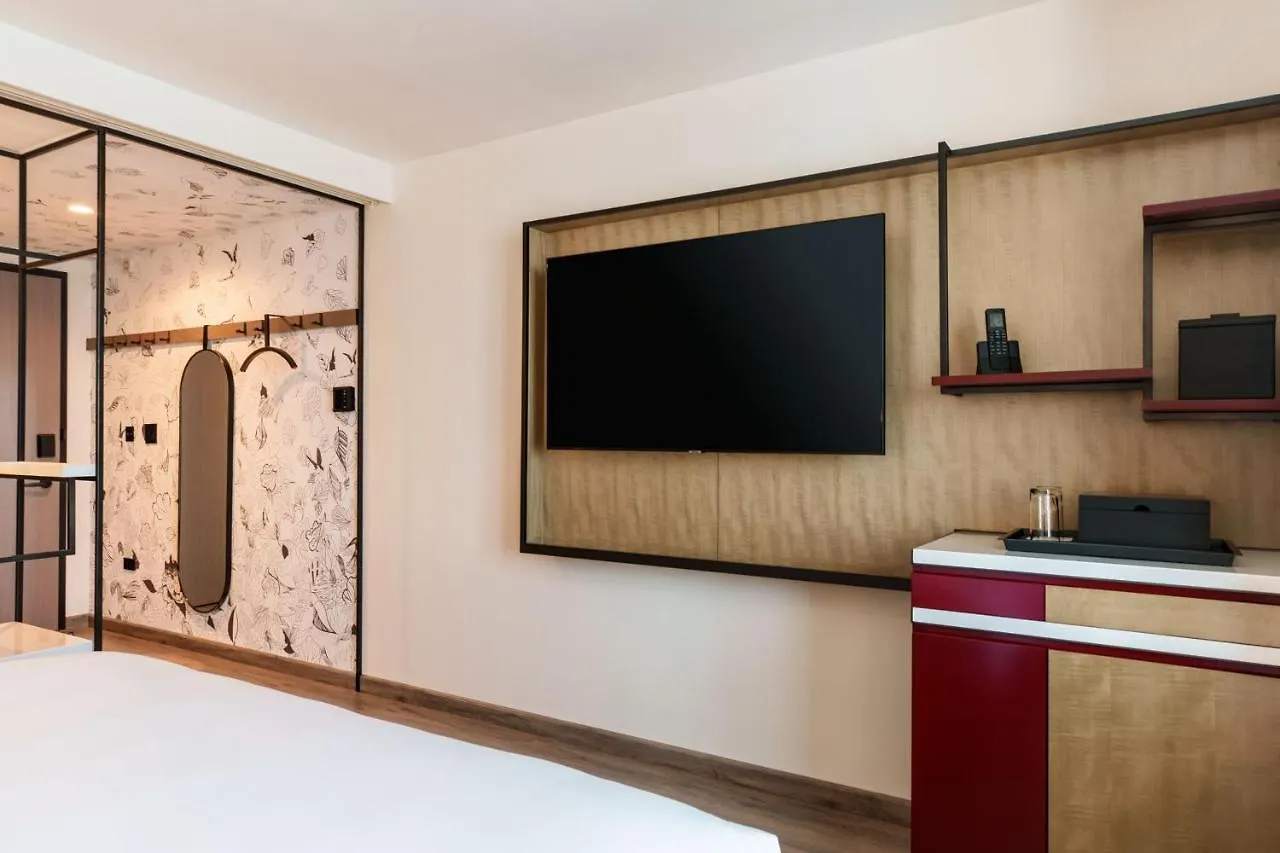Renaissance New York Flushing Hotel At Tangram